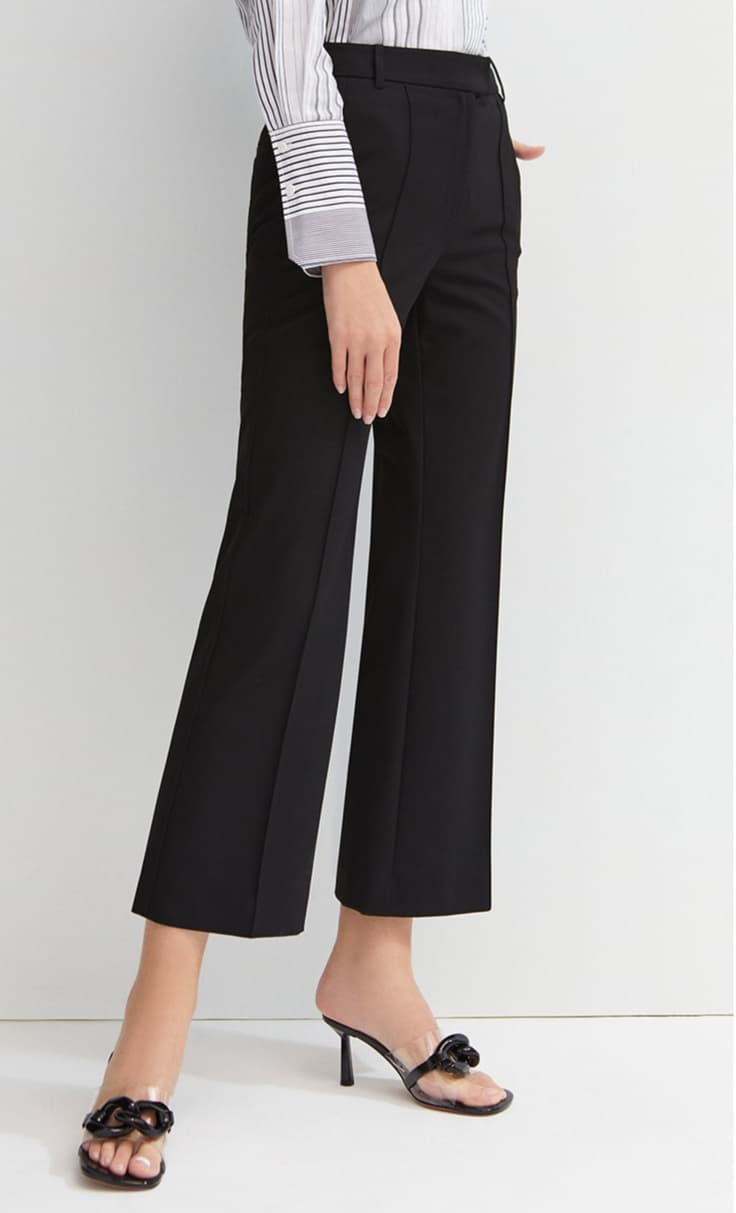 ストレートパンツ フレアシルエットクロップドスラックス