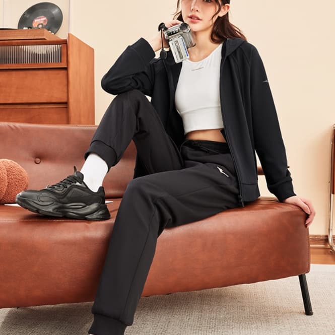 ストレートパンツ スタイリッシュ すっきりジャージーパンツ