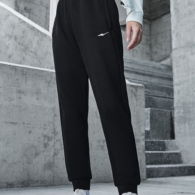 ストレートパンツ スタイリッシュ すっきりジャージーパンツ