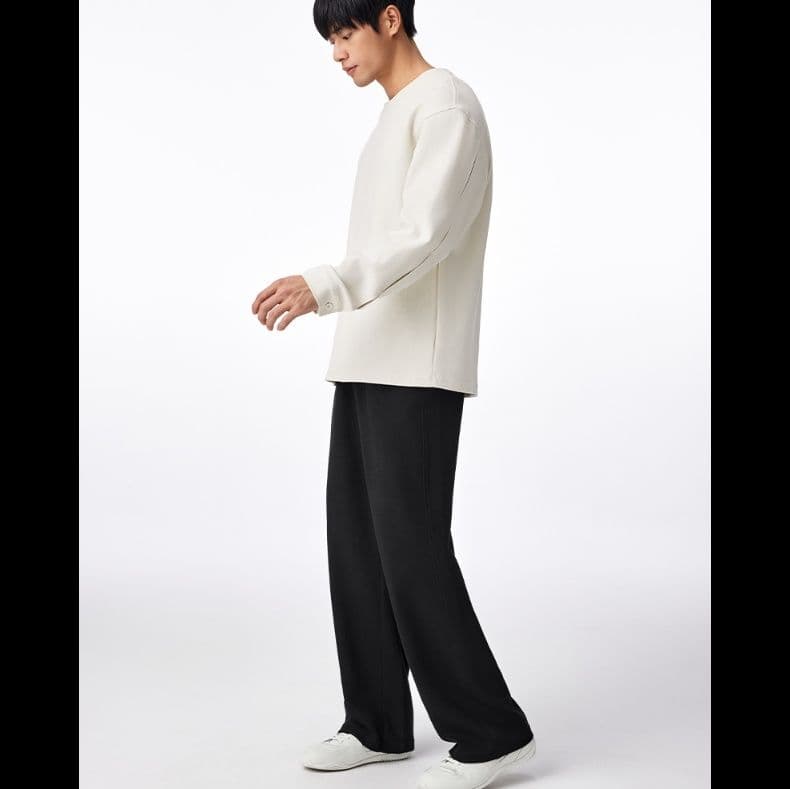 ストレートパンツ 洗練ワイドシルエットストレートスラックス
