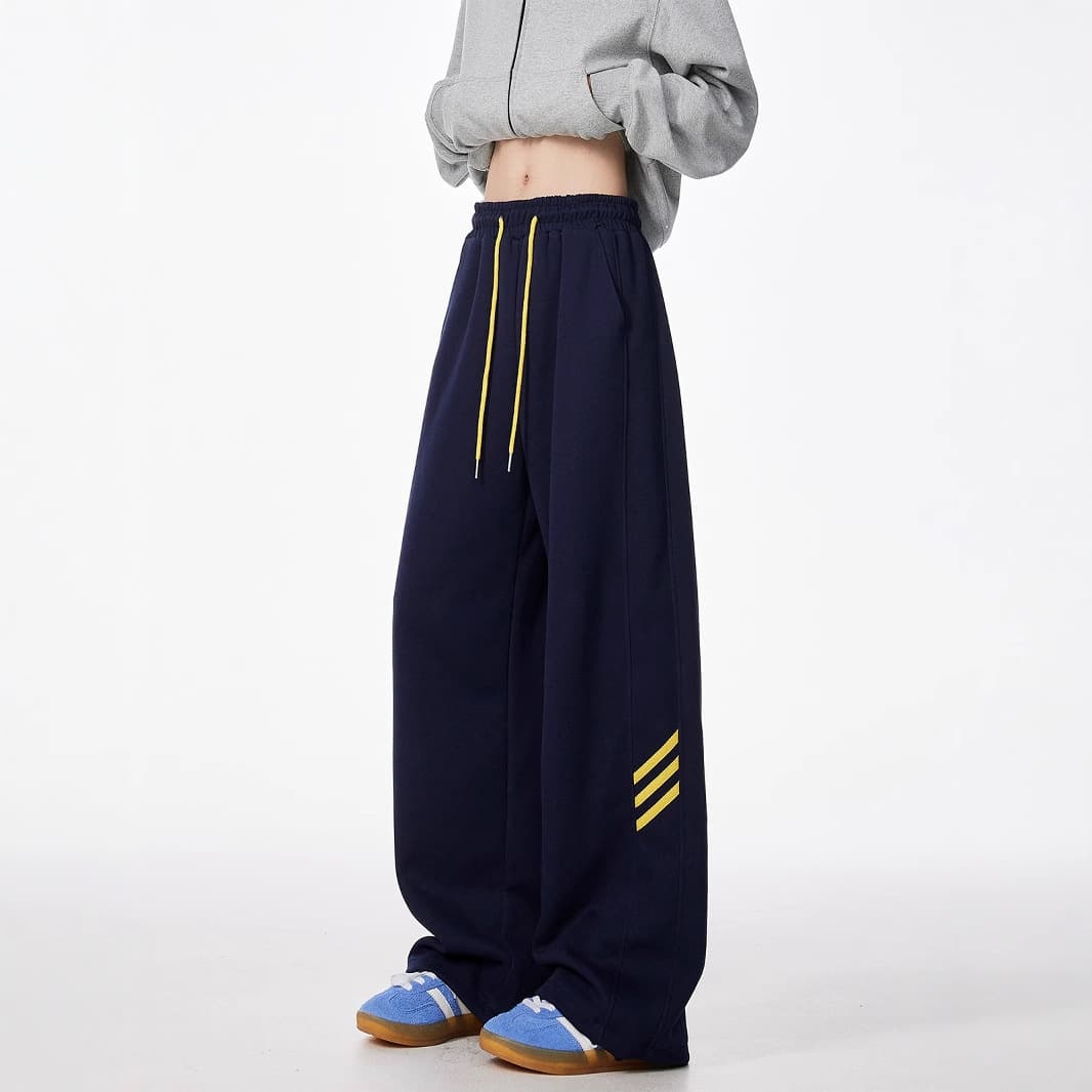 ストレートパンツ スポーティライン入りストレートジャージーパンツ