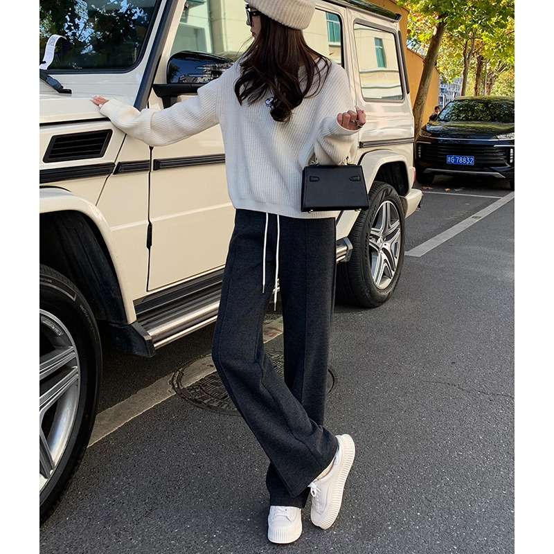 ストレートパンツ とろみストレートサテンパンツ