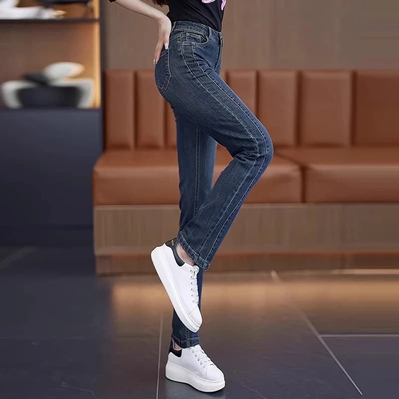 ストレートパンツ すっきり美脚ストレートデニムパンツ