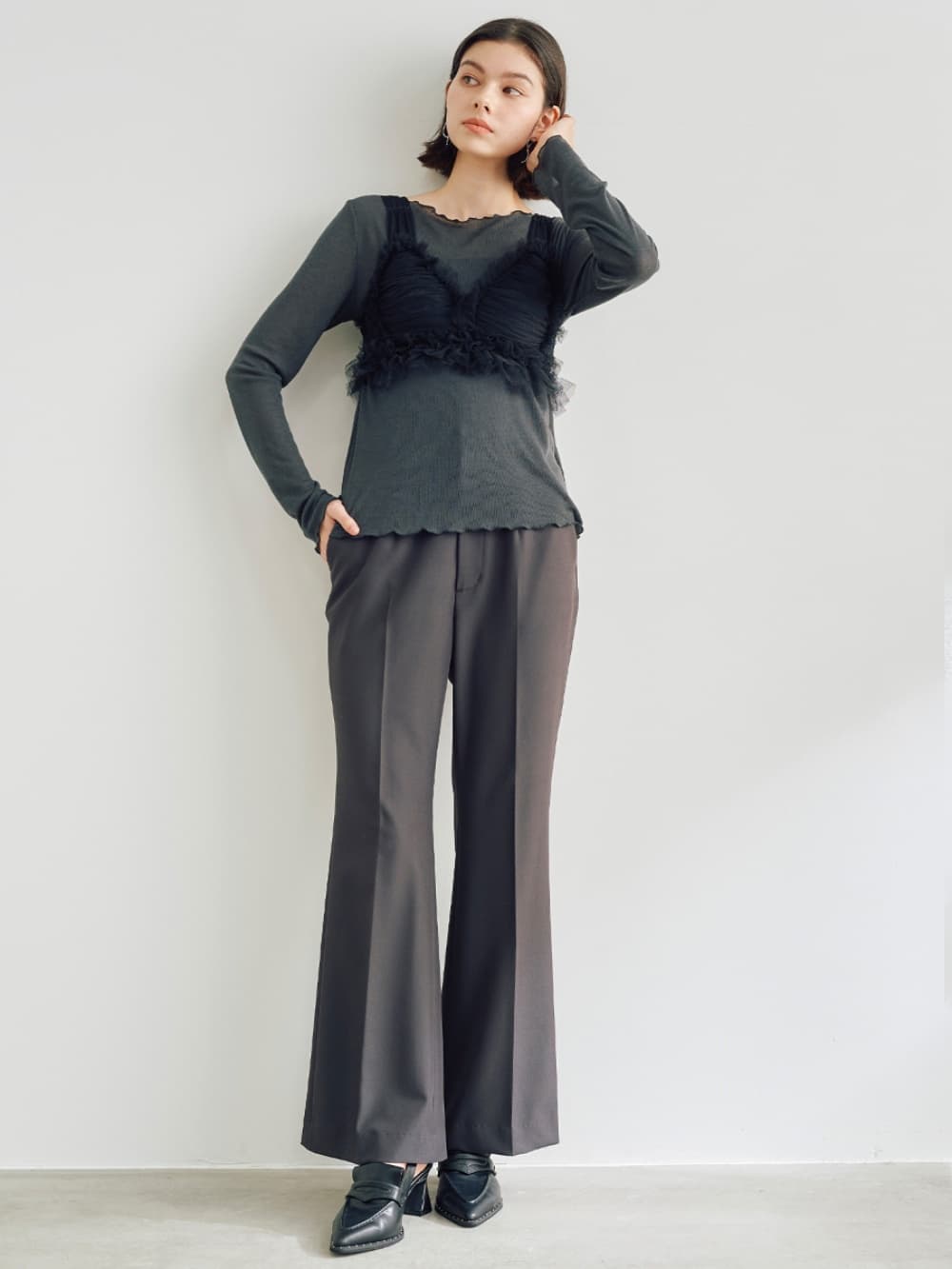 快適なフィット感のストレートパンツ