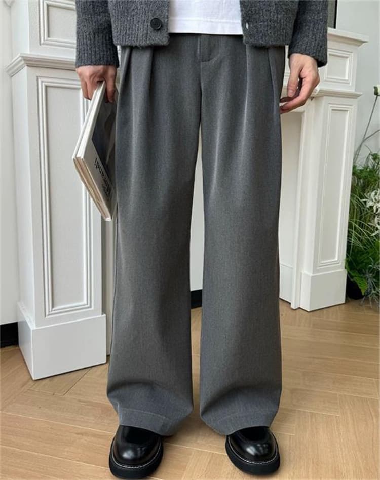 美シルエット立体裁断ストレートパンツ