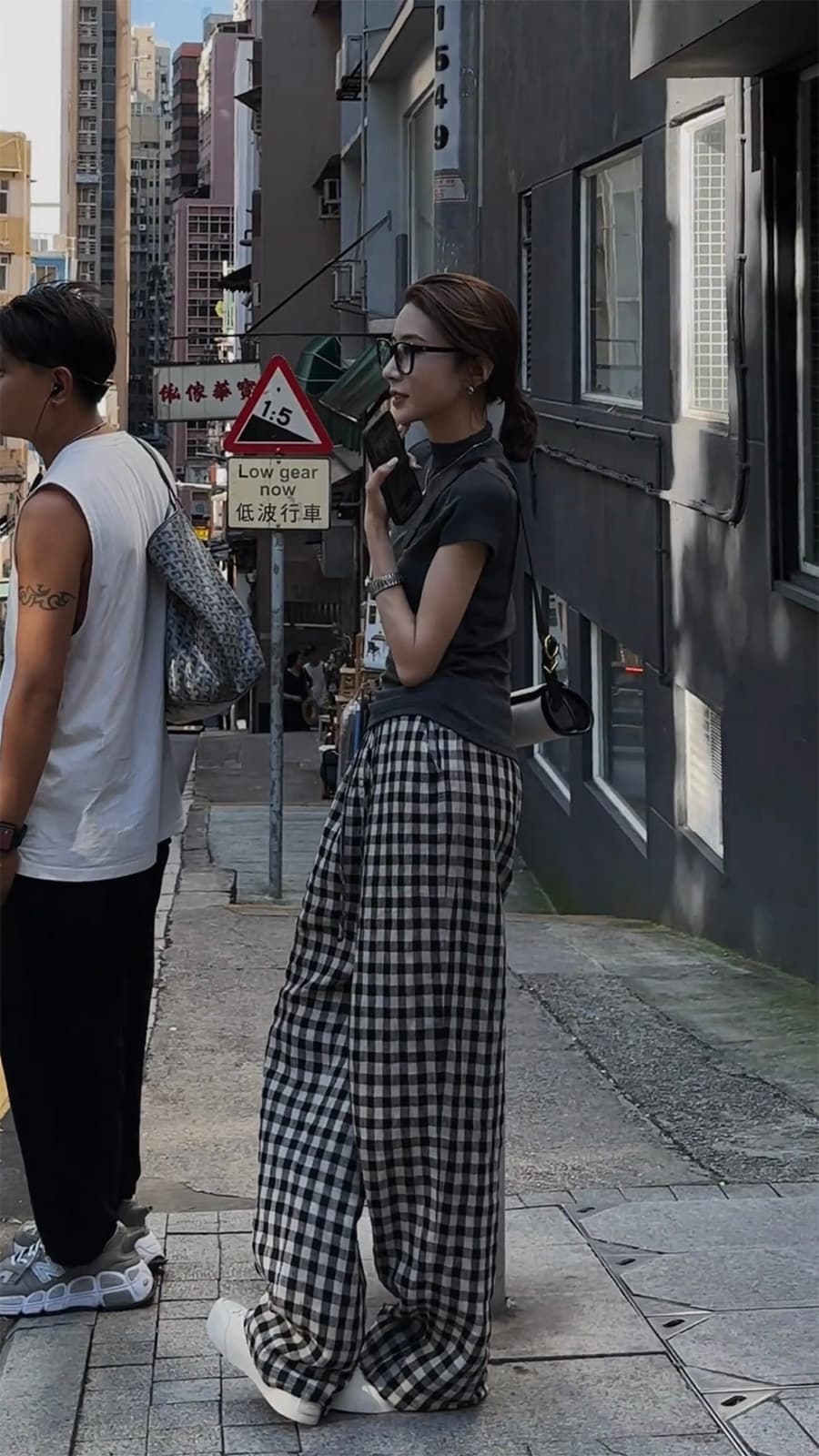 格子模様ゆったりストレートパンツ