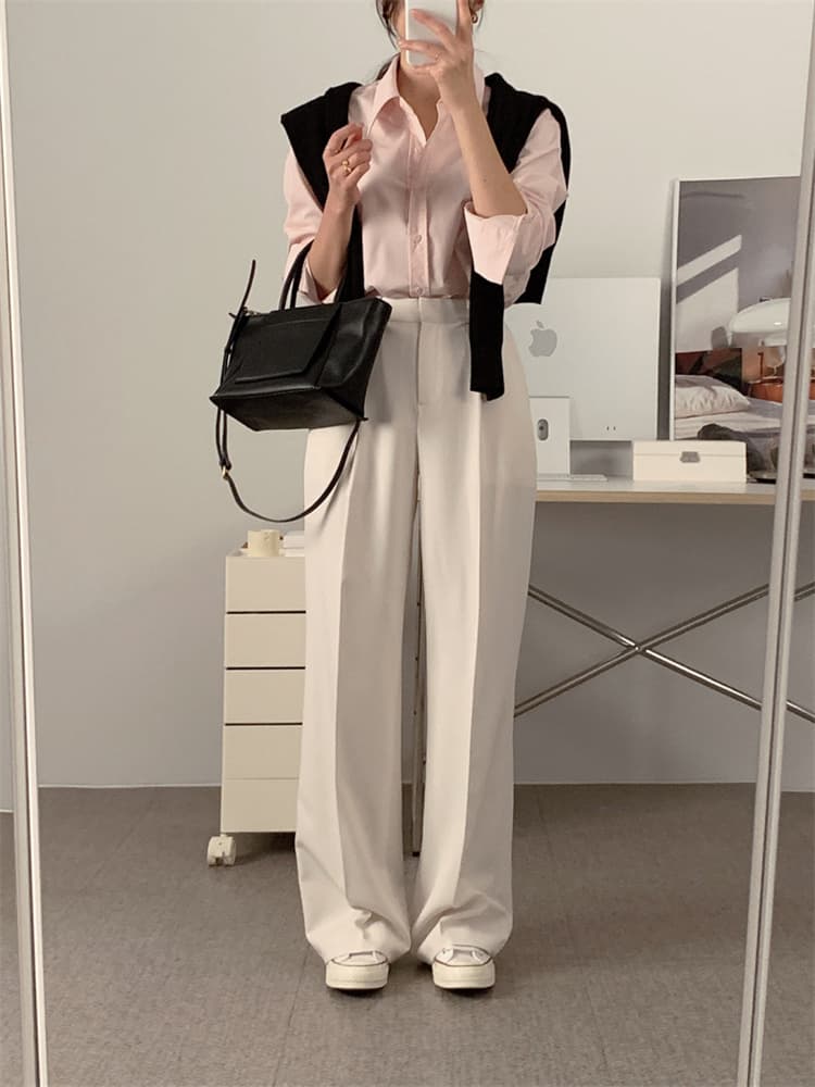 上品な事務所着用ストレートパンツ