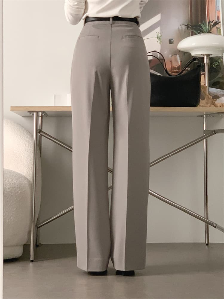 上品な事務所着用ストレートパンツ