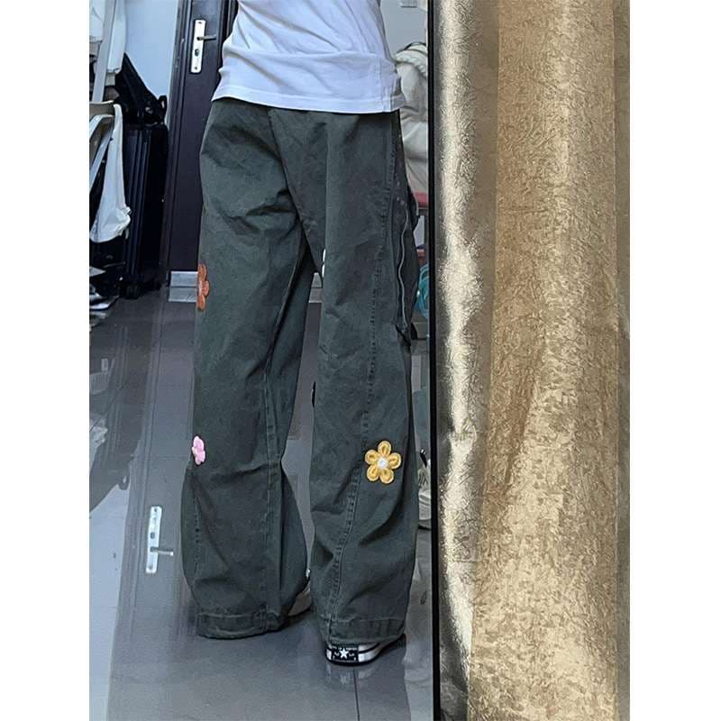 ストレートパンツ フラワーワッペン付きストレートパンツ