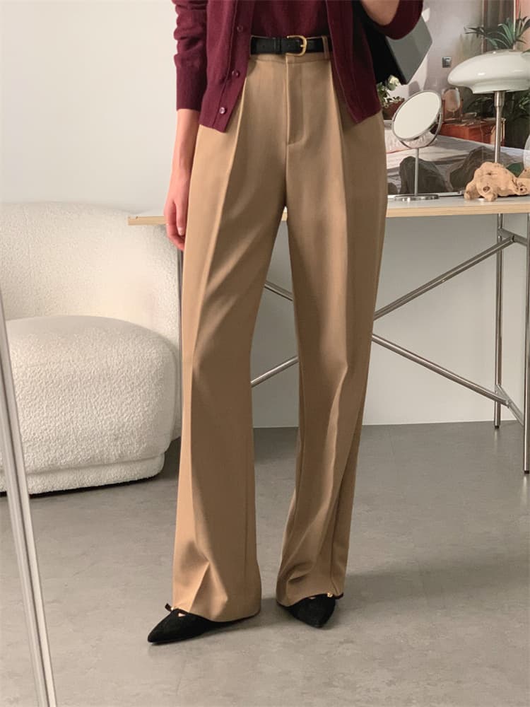 上品な事務所着用ストレートパンツ