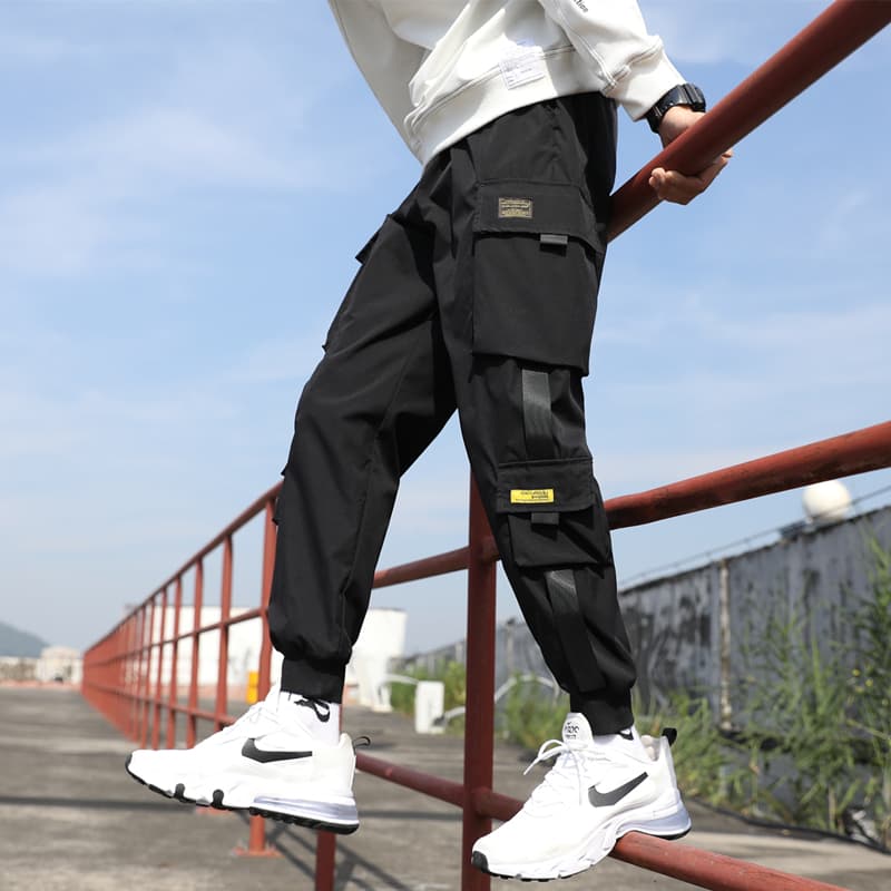 マルチポケット機能性ストレートパンツ