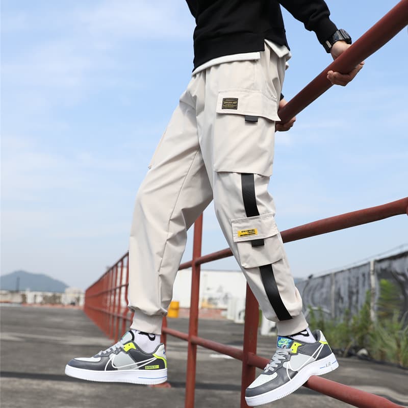 マルチポケット機能性ストレートパンツ